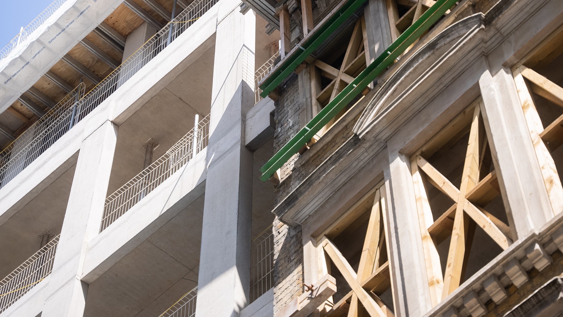 https://www.de-groupcontracting.com/wp-content/uploads/2023/05/buildingrenovation_hero.jpg